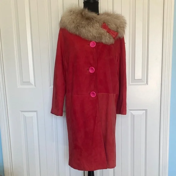 Beautiful Rare Vintage Red Suede Button Up Penny Lane Coat W/ Fur Collar And Bow